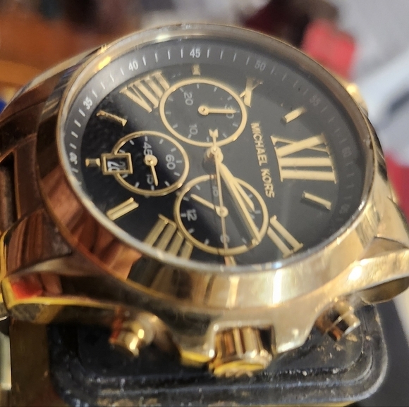 Mens Michael Kors MK-5739 gold tone chronograph - Picture 2 of 5